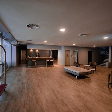 Avant Park Hotel ลารีโอคา ภายนอก รูปภาพ
