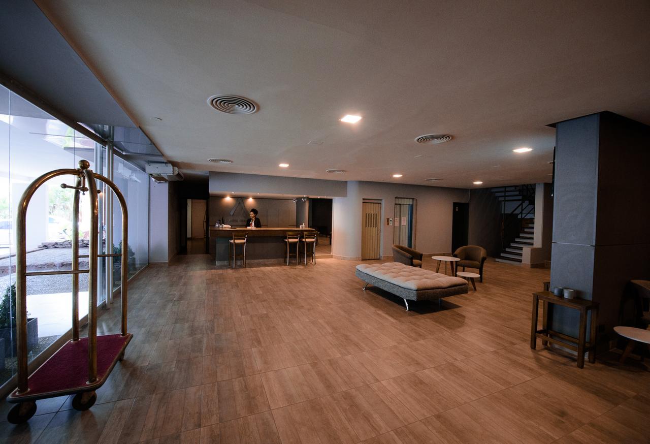 Avant Park Hotel ลารีโอคา ภายนอก รูปภาพ